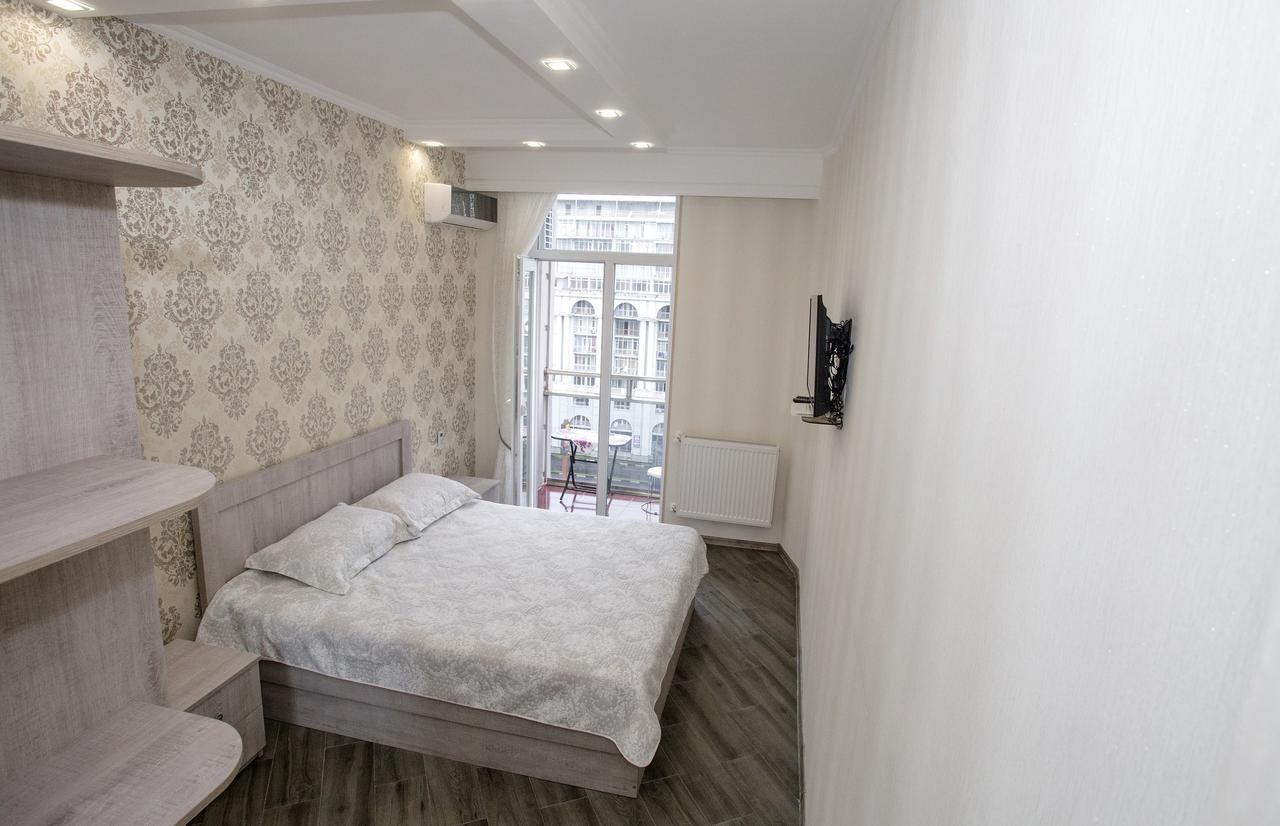 5 Rooms Batumi Exterior photo